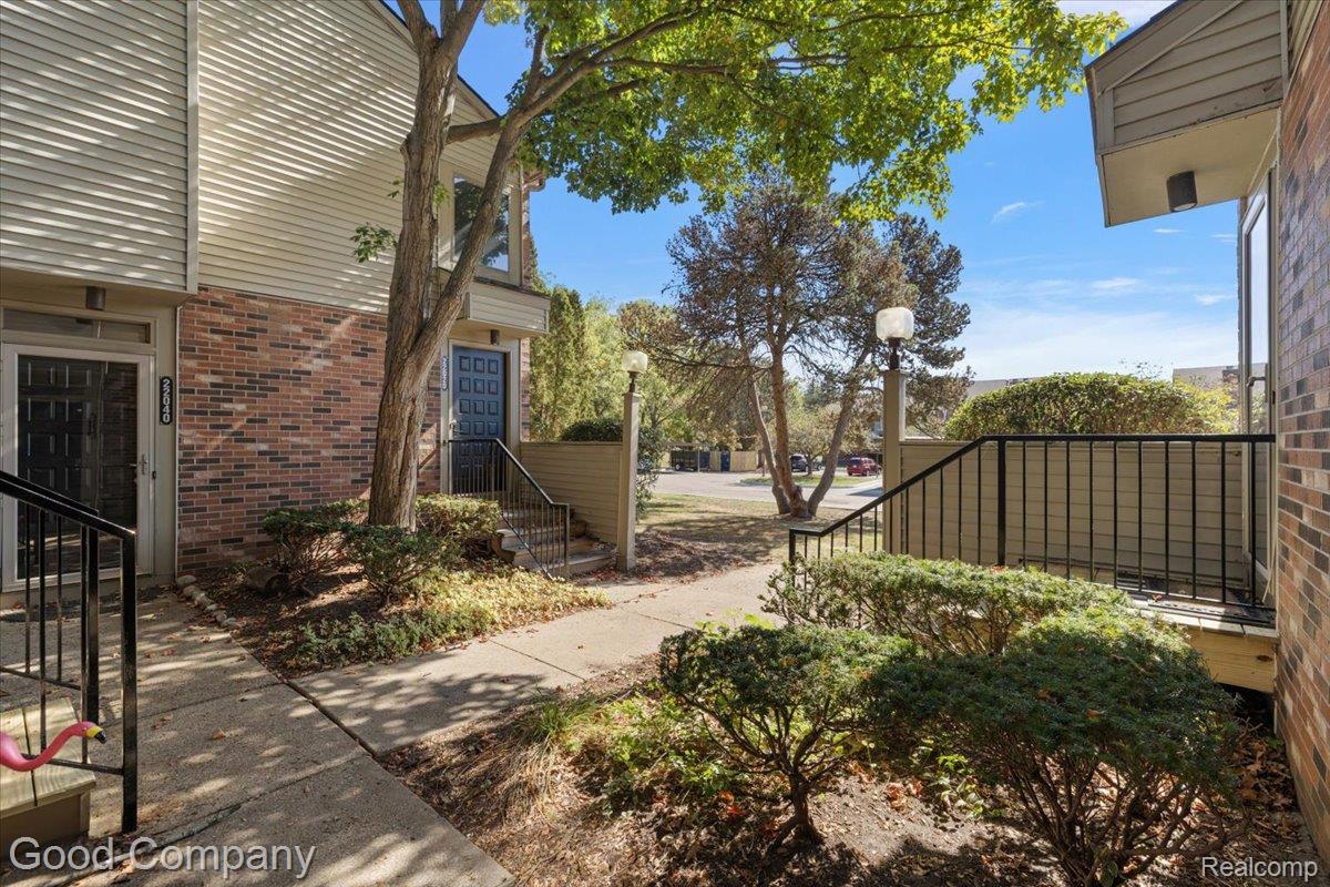 22140 Indian Creek Drive