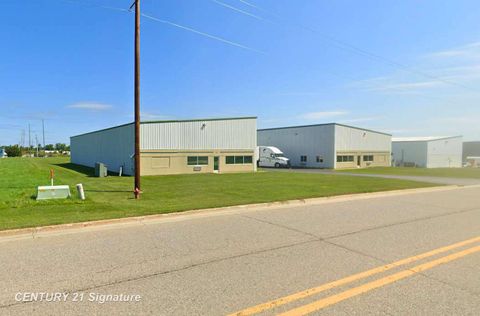 535-545 Clare Industrial Parkway Clare City MI 48617