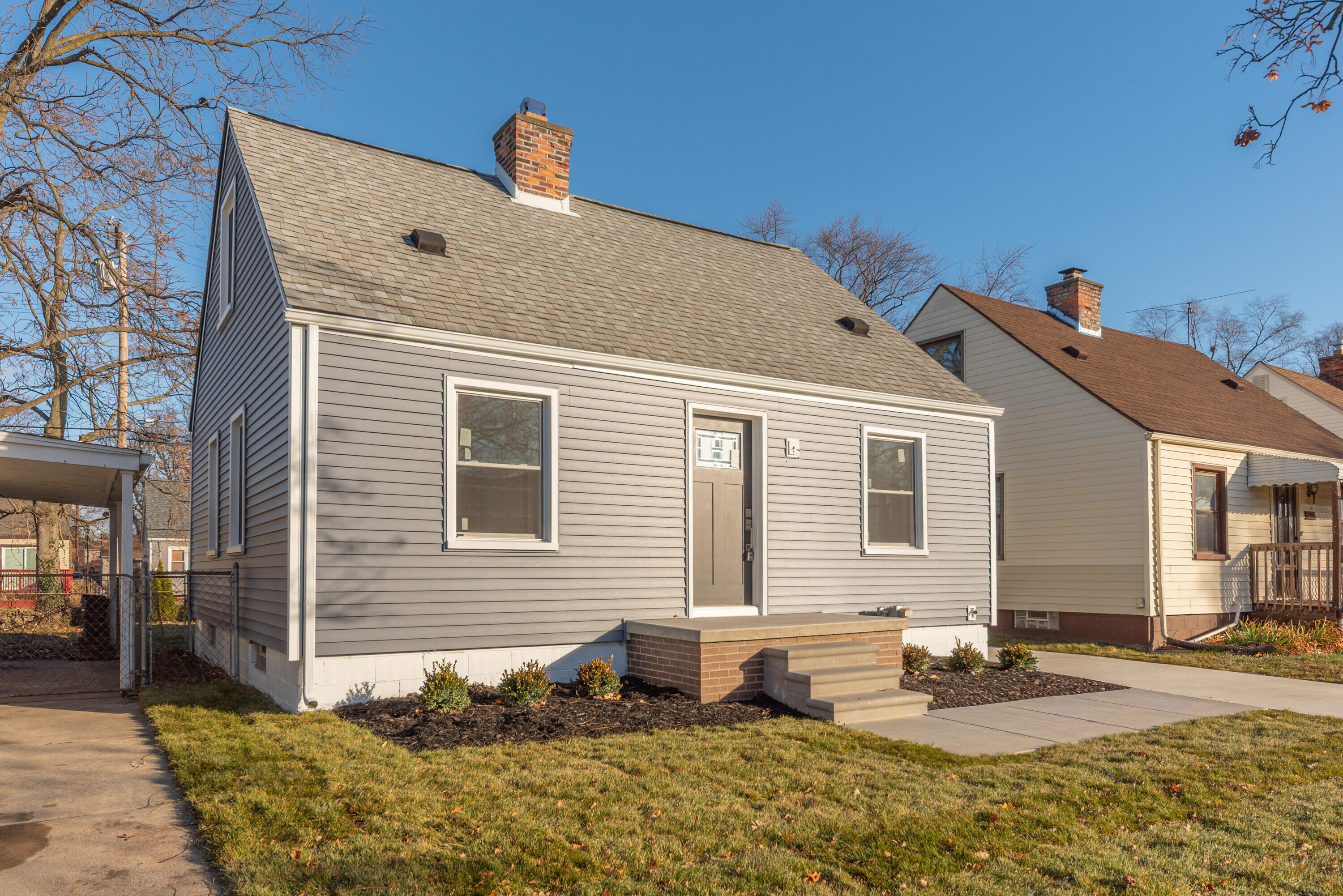 33988 Richard Street