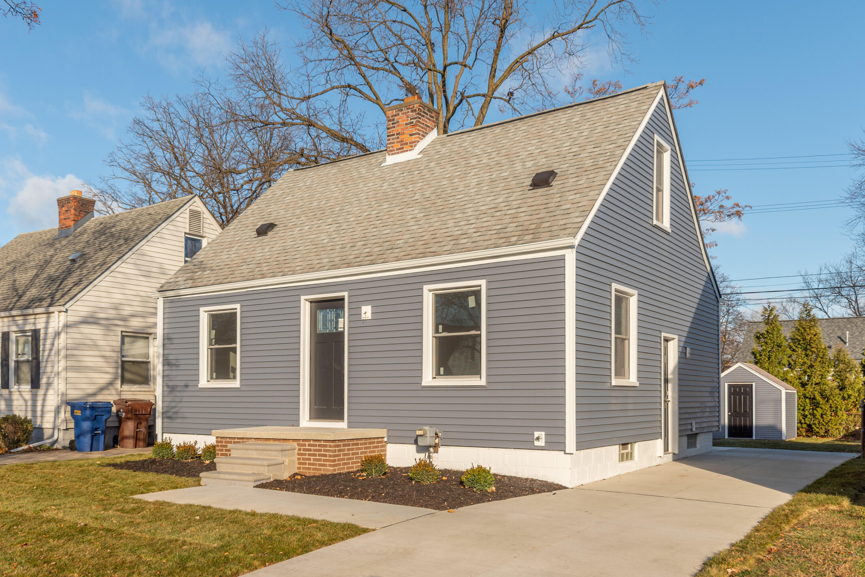 33988 Richard Street