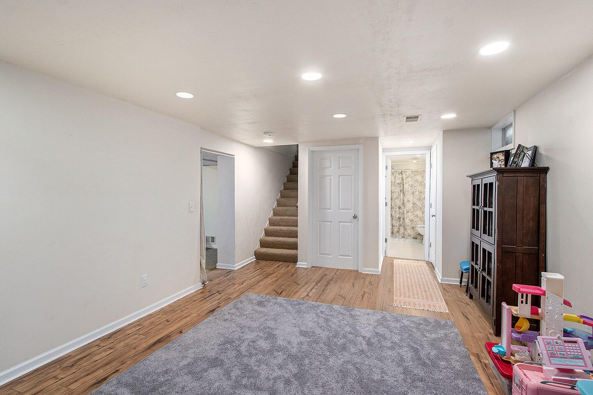 Portage City Kalamazoo, Michigan 49002, United States, 4 Bedrooms Bedrooms, ,2 BathroomsBathrooms,Residential,Active,127003