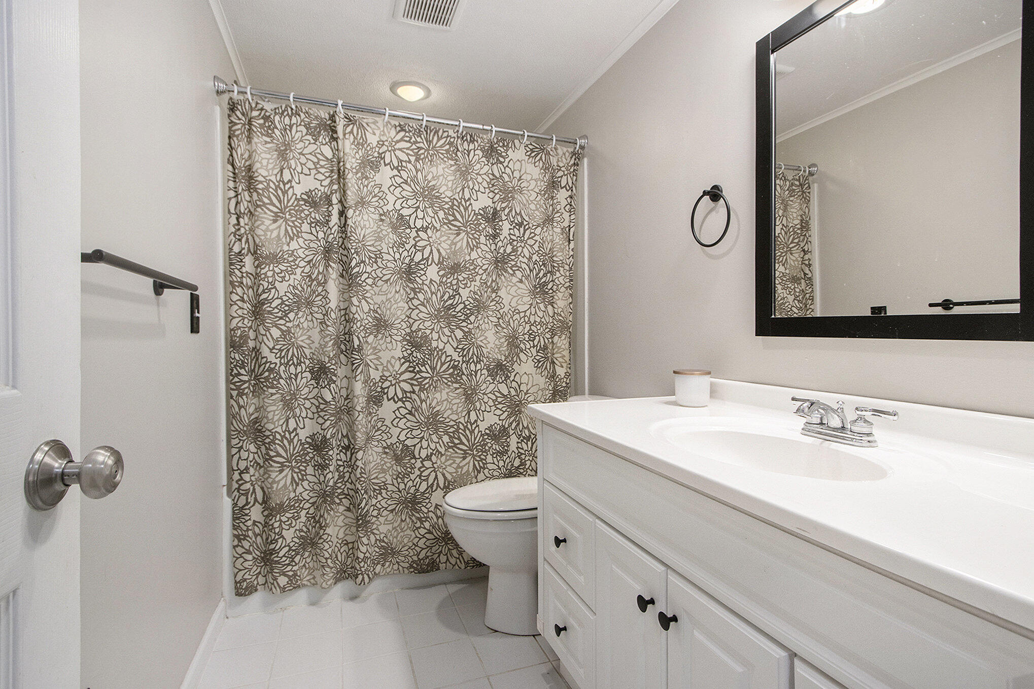 Portage City Kalamazoo, Michigan 49002, United States, 4 Bedrooms Bedrooms, ,2 BathroomsBathrooms,Residential,Active,127003