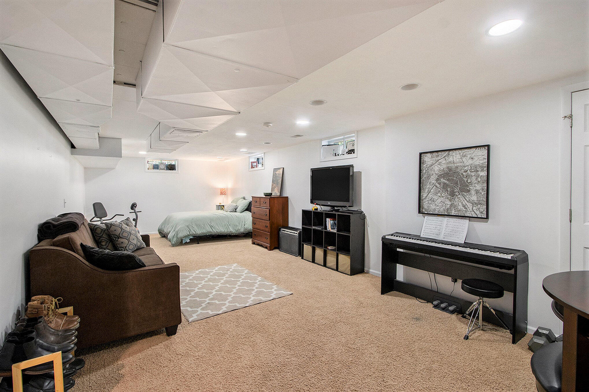 Portage City Kalamazoo, Michigan 49002, United States, 4 Bedrooms Bedrooms, ,2 BathroomsBathrooms,Residential,Active,127003