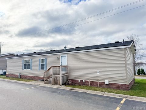 2367 Harbor Dr Fenton Charter Township MI 48430