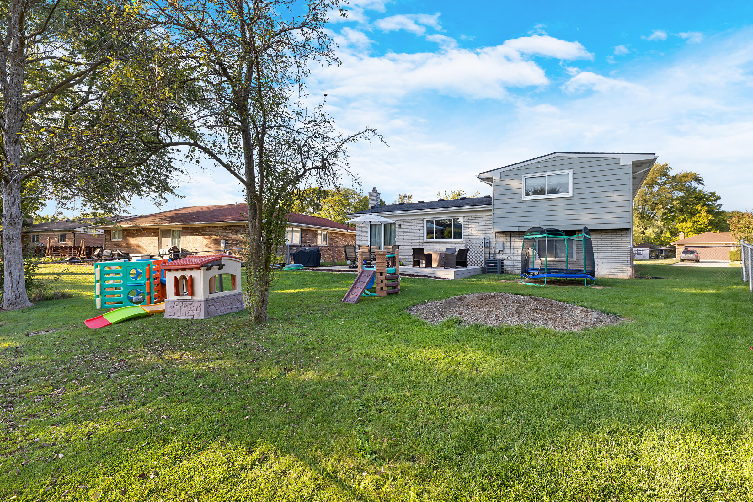 43875 Leeann Lane
