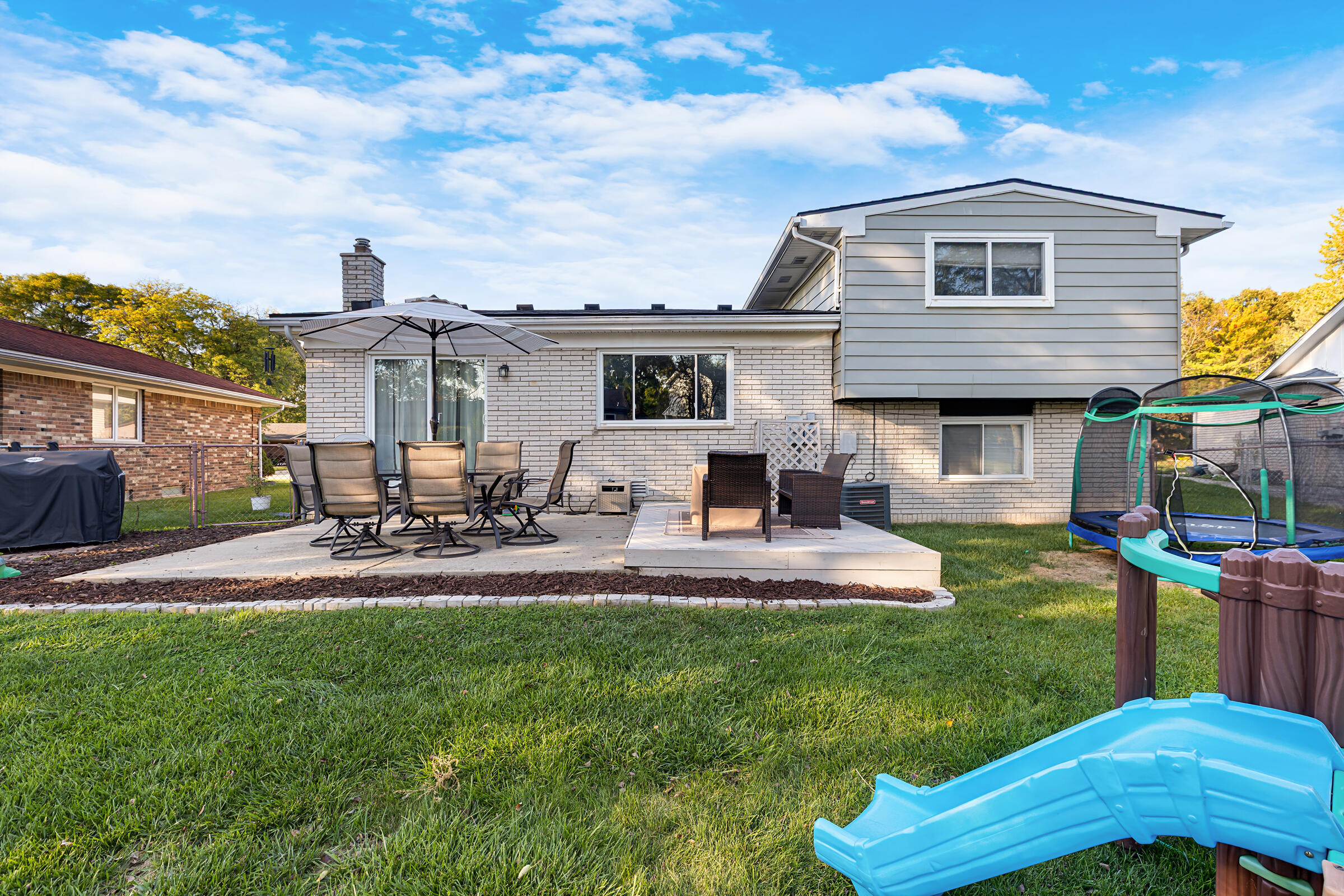 43875 Leeann Lane