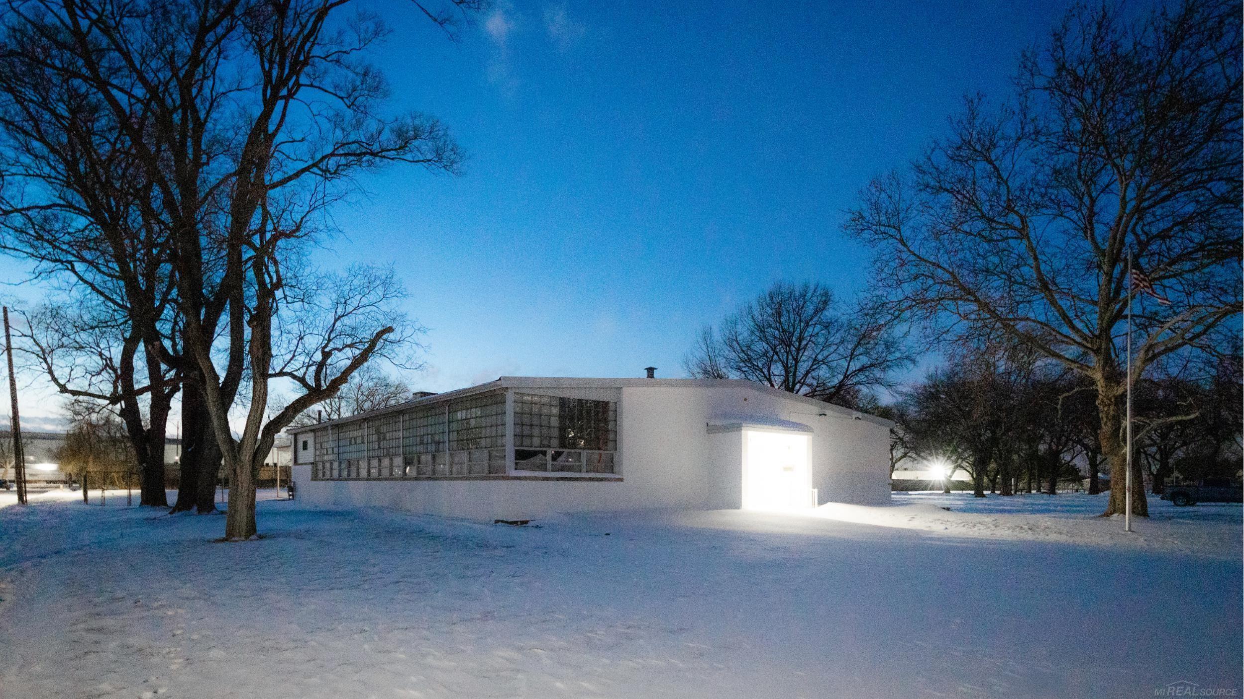 22021 MEMPHIS Avenue