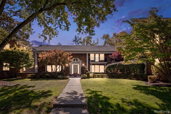 885 N OLD WOODWARD AVE APT 9, BIRMINGHAM, MI 48009 - Image e1ddfd6a2efb4c46dbd4a26f26650f45/1829854382