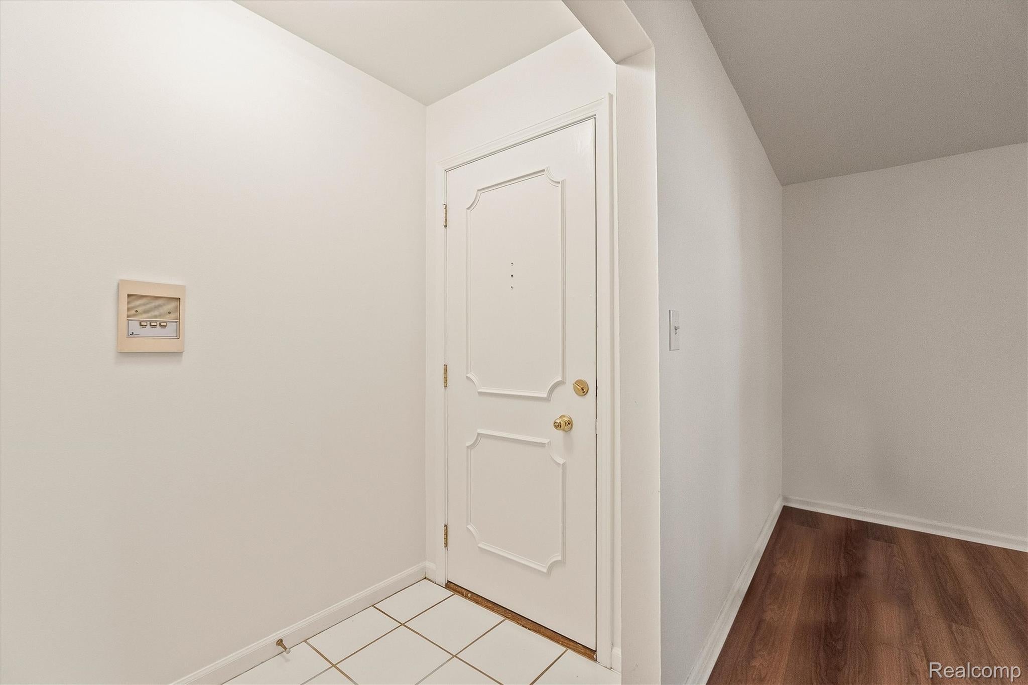 885 N Old Woodward Avenue 9