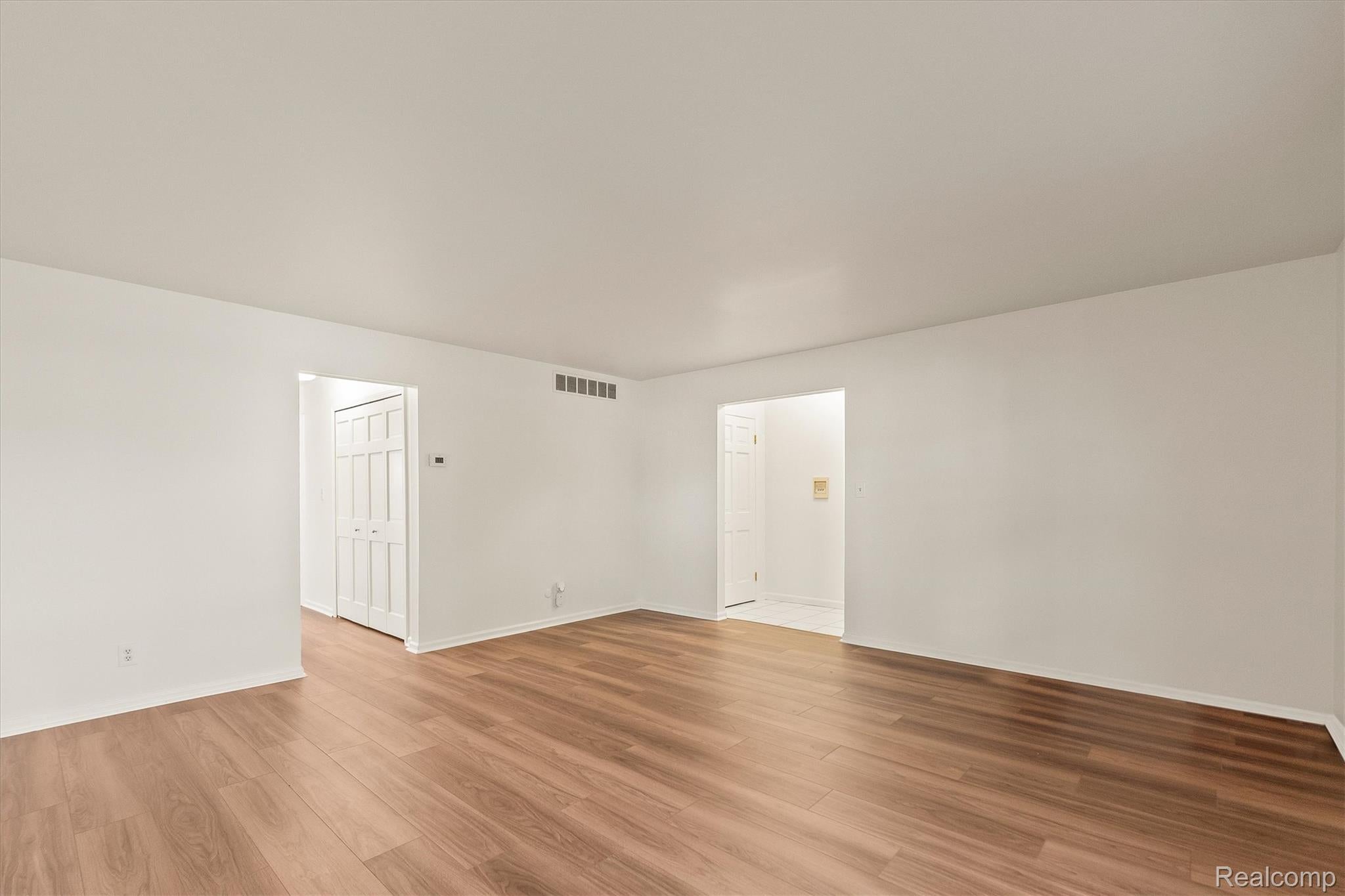 885 N Old Woodward Avenue 9