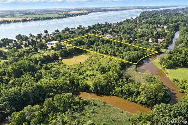 2 RIVERIA AVE, EAST CHINA, MI 48054 - Image e1ecb0f95b8e22dc59b751cf76face5f/3176625206