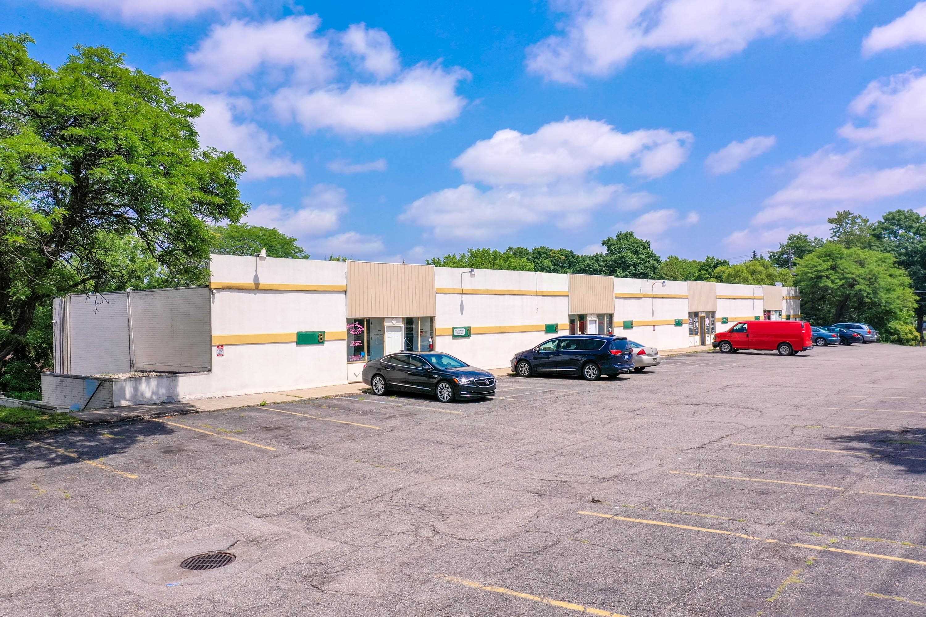 2710 W Court #11 & #12 Street