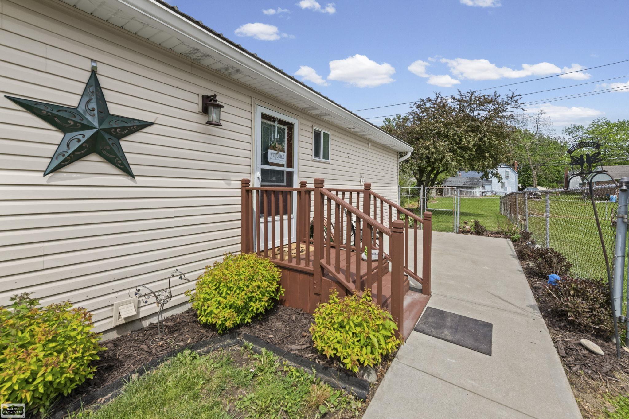 110 N Matteson Street