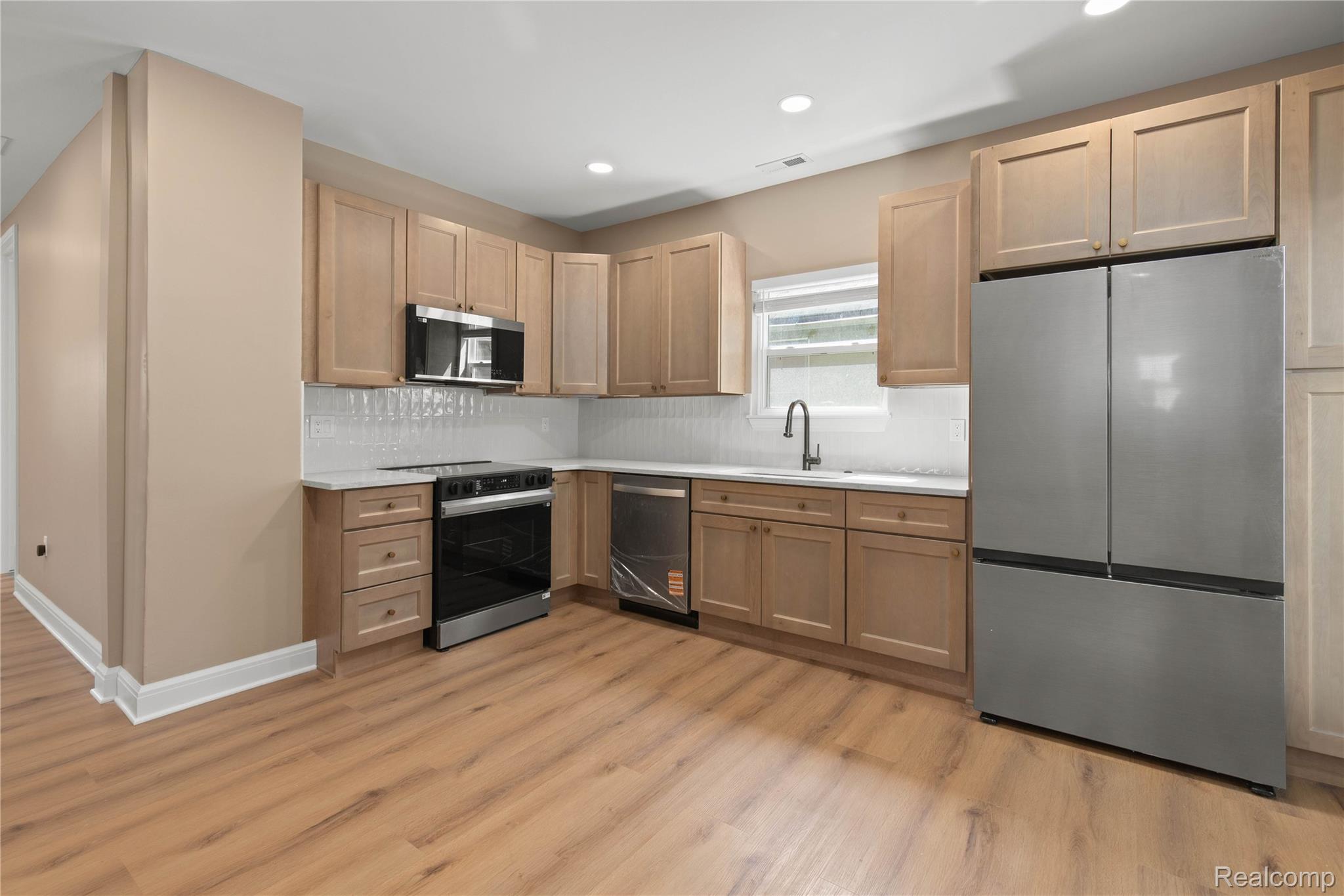 Detroit City, Michigan 48209, United States, 2 Bedrooms Bedrooms, ,1 BathroomBathrooms,Residential,Active,177074