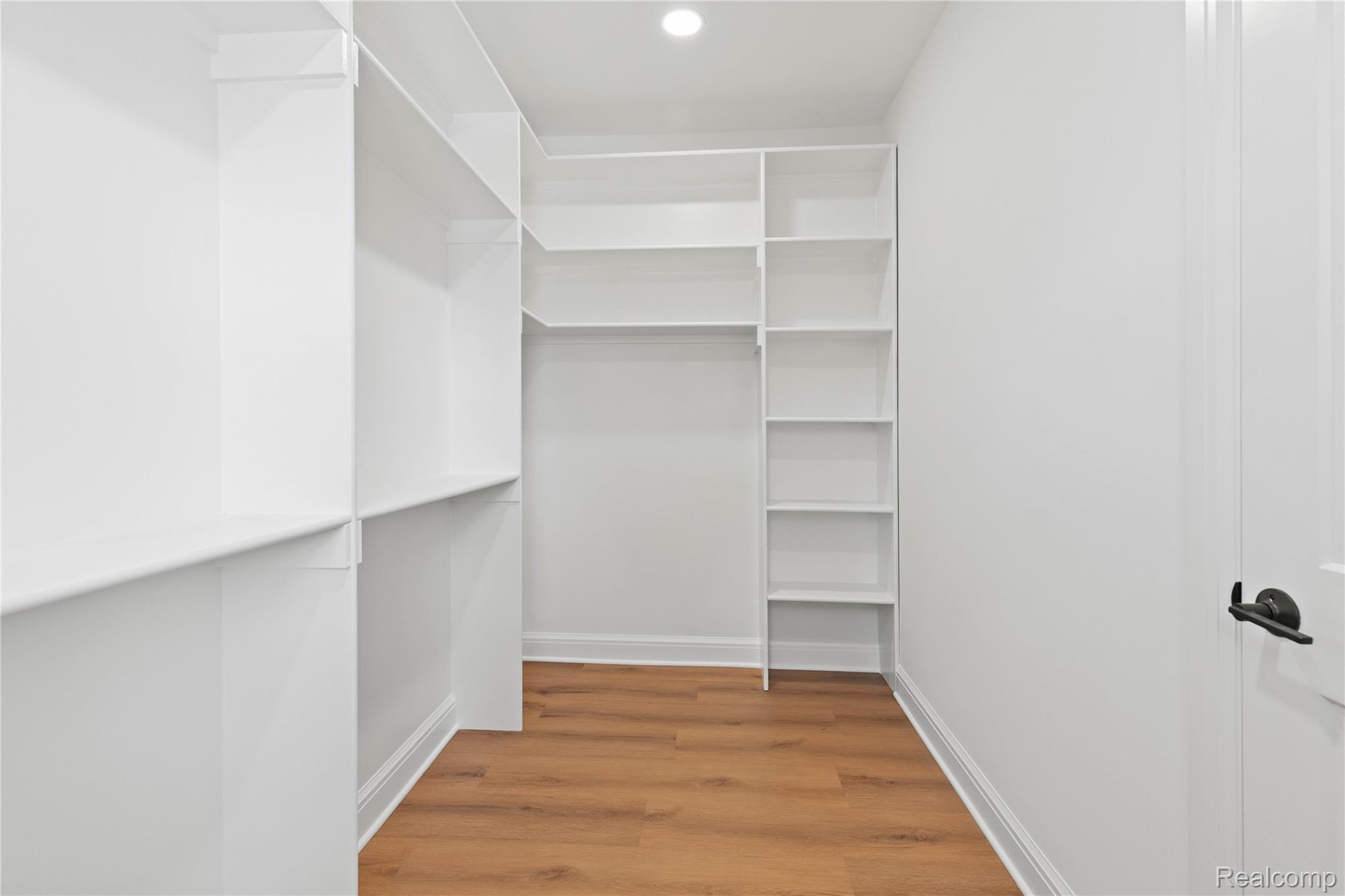 Detroit City, Michigan 48209, United States, 2 Bedrooms Bedrooms, ,1 BathroomBathrooms,Residential,Active,177074