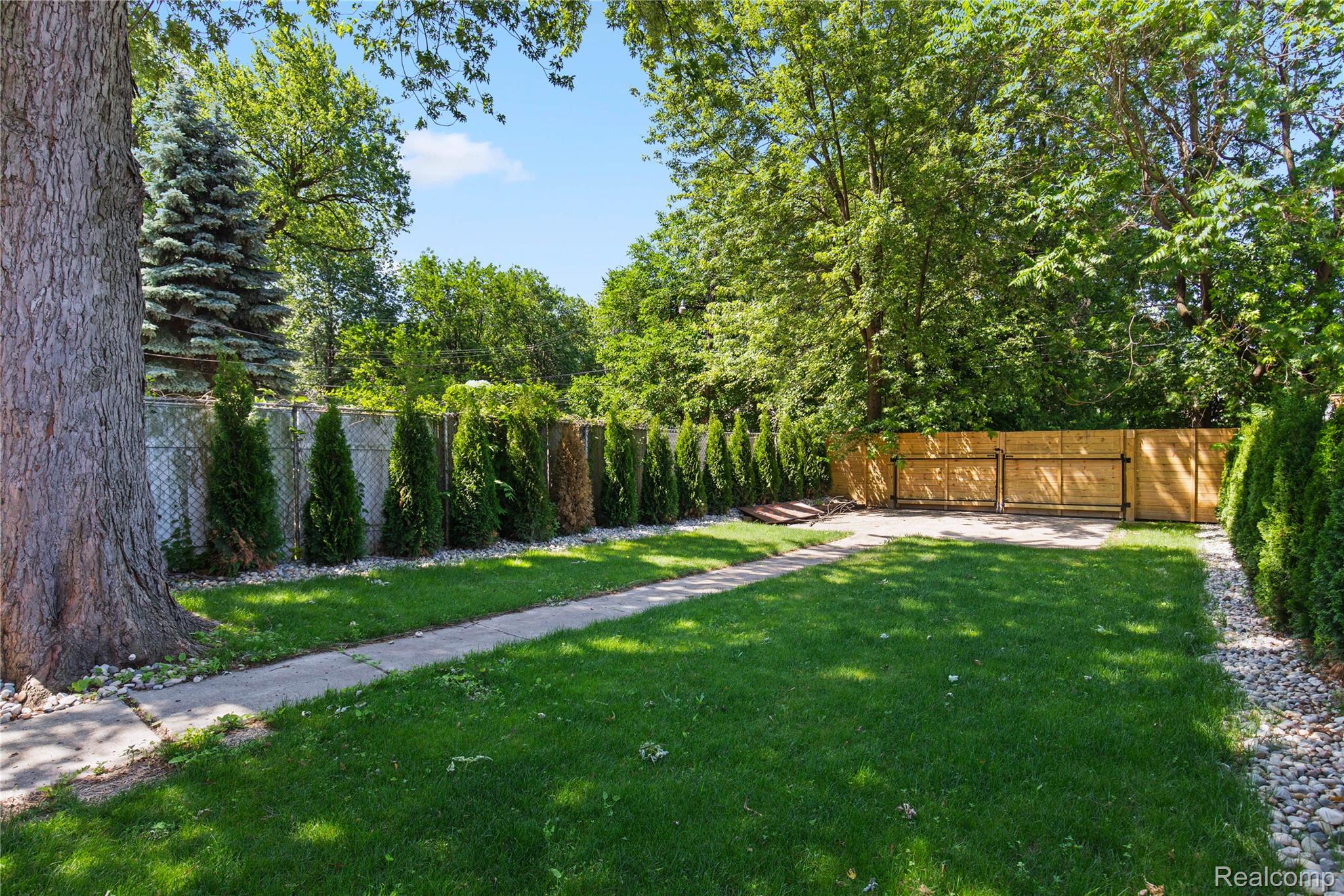 Detroit City, Michigan 48209, United States, 2 Bedrooms Bedrooms, ,1 BathroomBathrooms,Residential,Active,177074