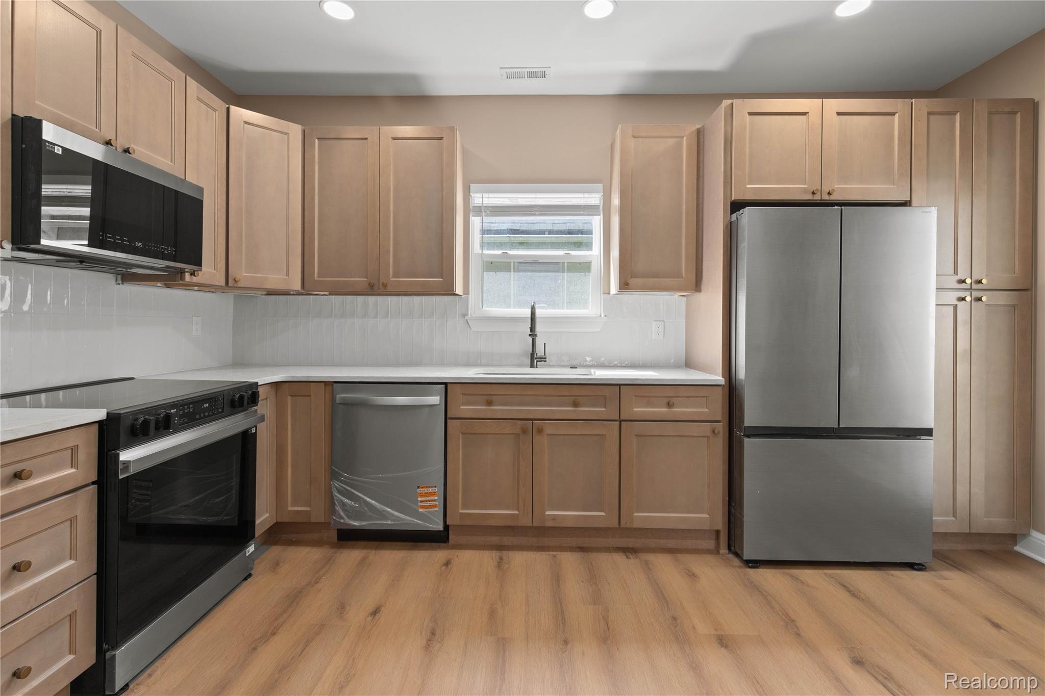 Detroit City, Michigan 48209, United States, 2 Bedrooms Bedrooms, ,1 BathroomBathrooms,Residential,Active,177074