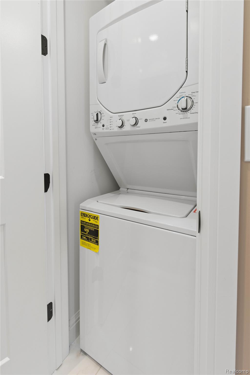 Detroit City, Michigan 48209, United States, 2 Bedrooms Bedrooms, ,1 BathroomBathrooms,Residential,Active,177074