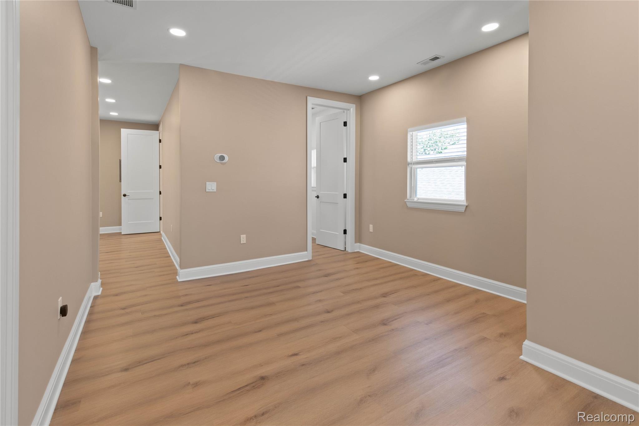 Detroit City, Michigan 48209, United States, 2 Bedrooms Bedrooms, ,1 BathroomBathrooms,Residential,Active,177074