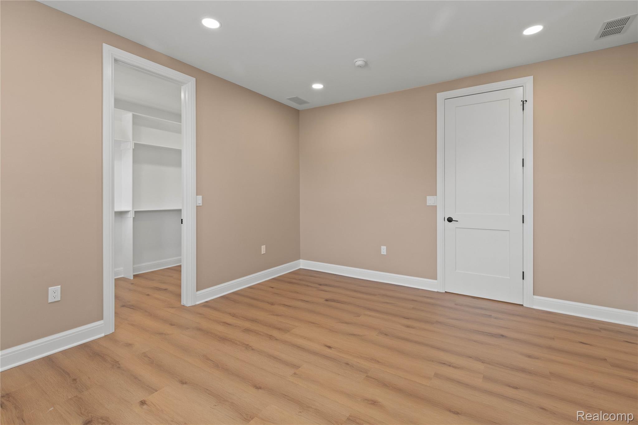 Detroit City, Michigan 48209, United States, 2 Bedrooms Bedrooms, ,1 BathroomBathrooms,Residential,Active,177074