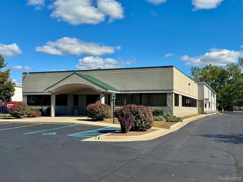 256 N Fenway Drive Fenton City MI 48430