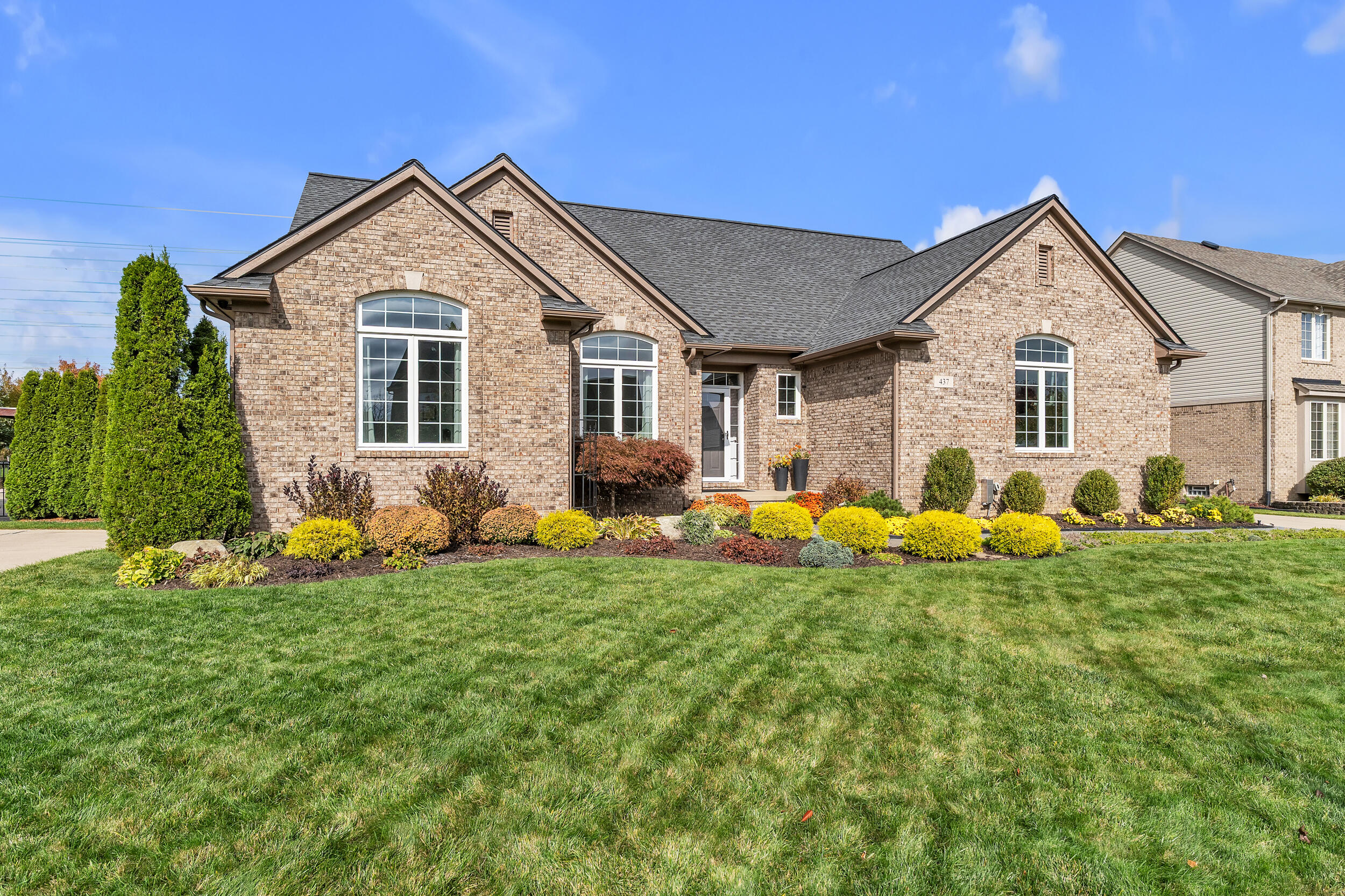 437 W Canford Park