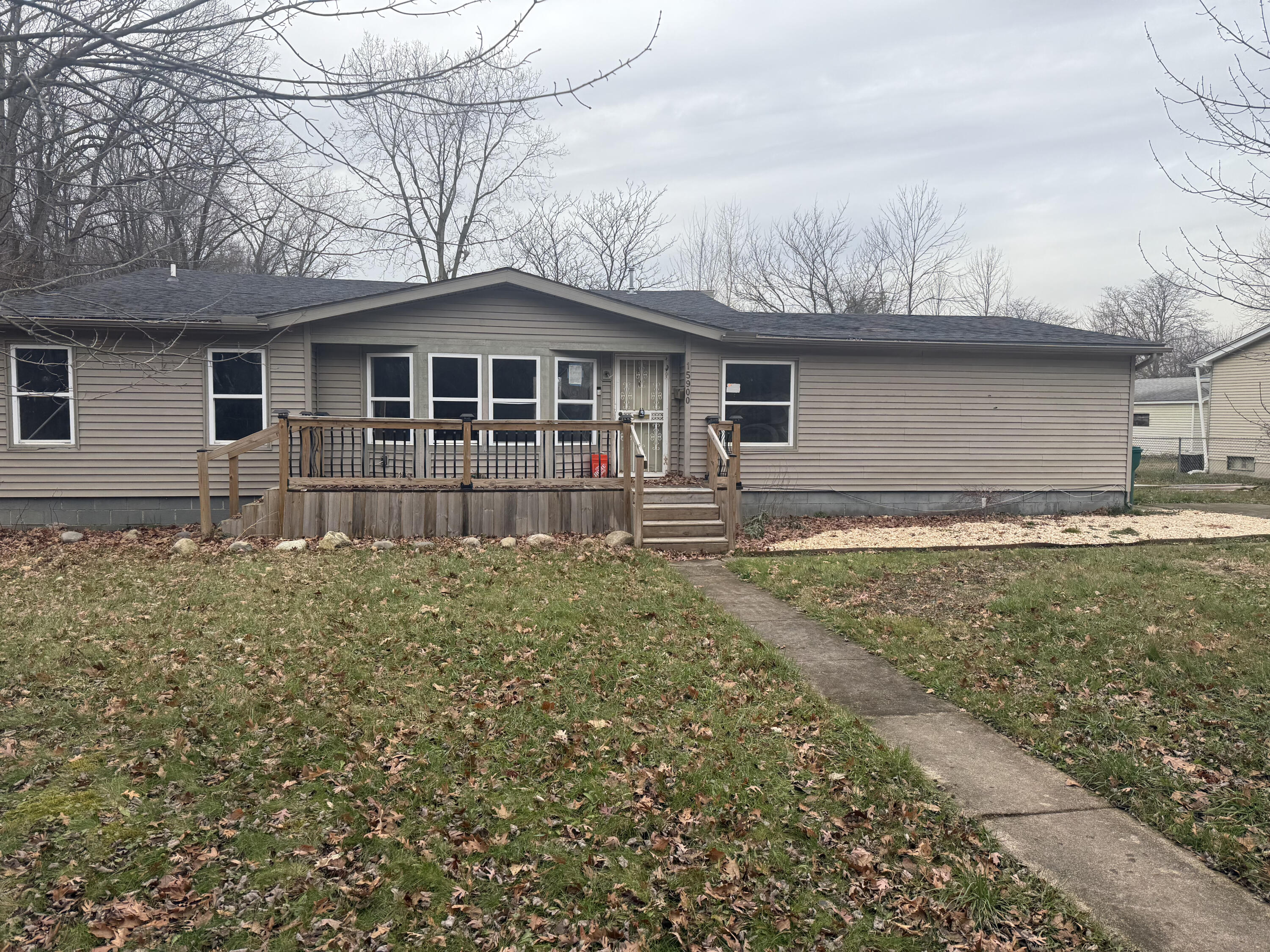 15900 Sandburg Street