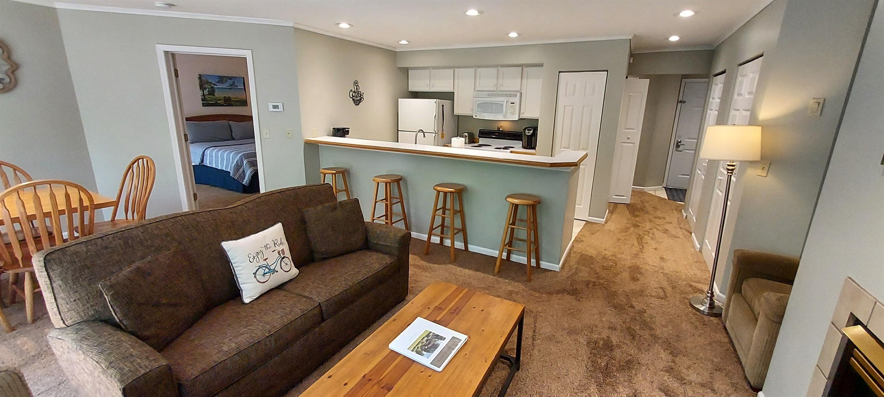 6493 Deer Path