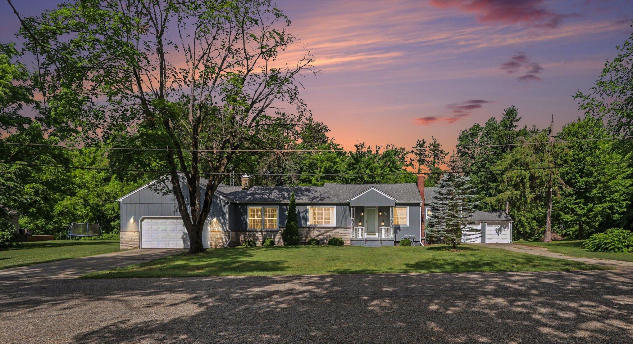 211 Strongwood Avenue