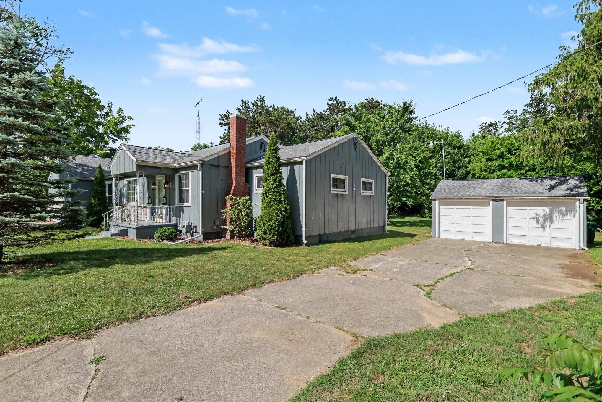 211 Strongwood Avenue