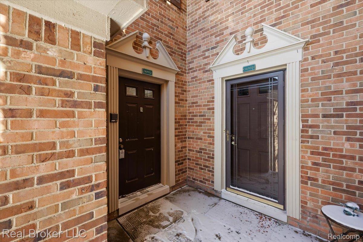 36952 Ridgedale Court