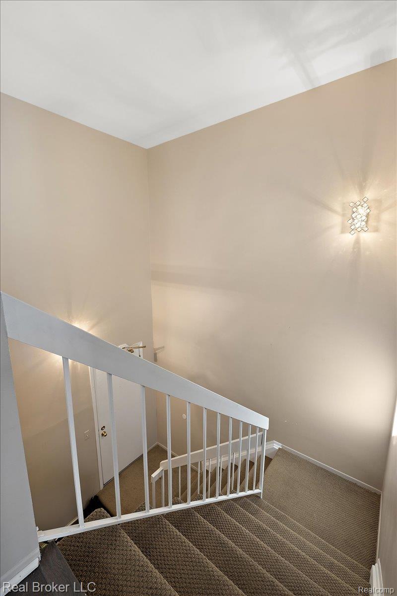 36952 Ridgedale Court