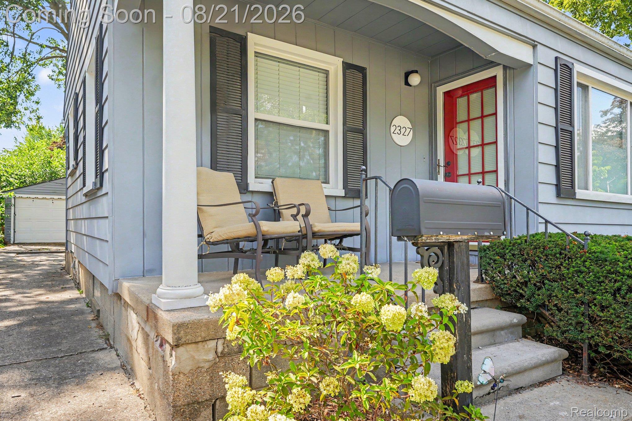 2327 Oakshire Avenue