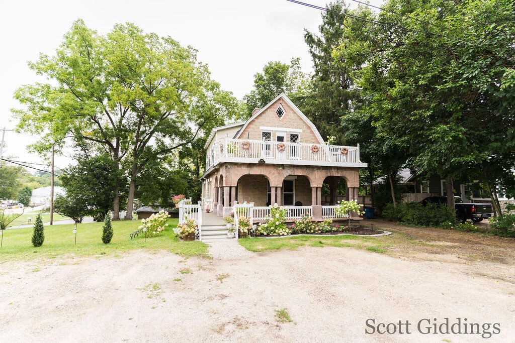 205 S Lincoln Street