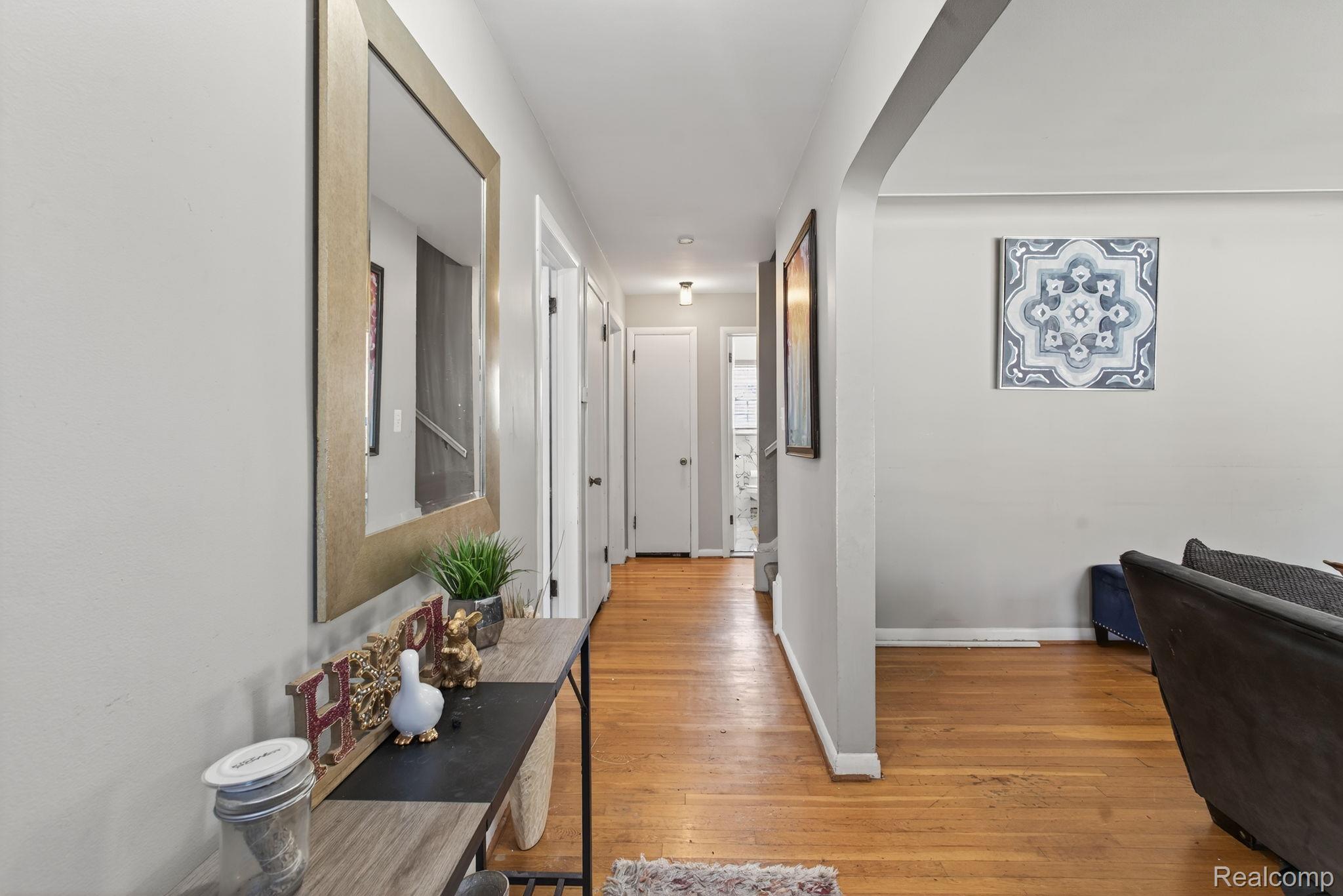 28025 Sunset Boulevard W