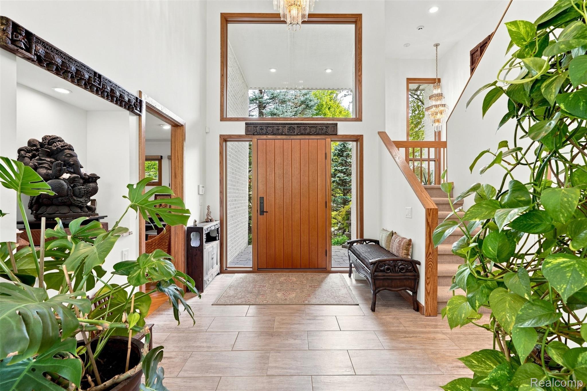 305 Wilshire Drive