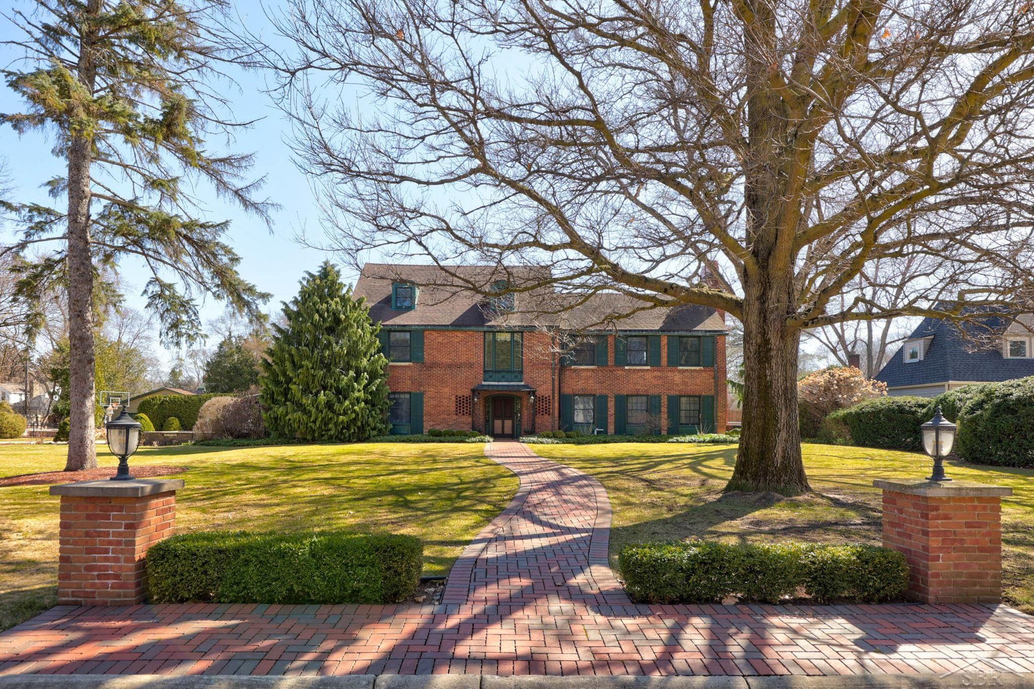 27 W Hannum Boulevard