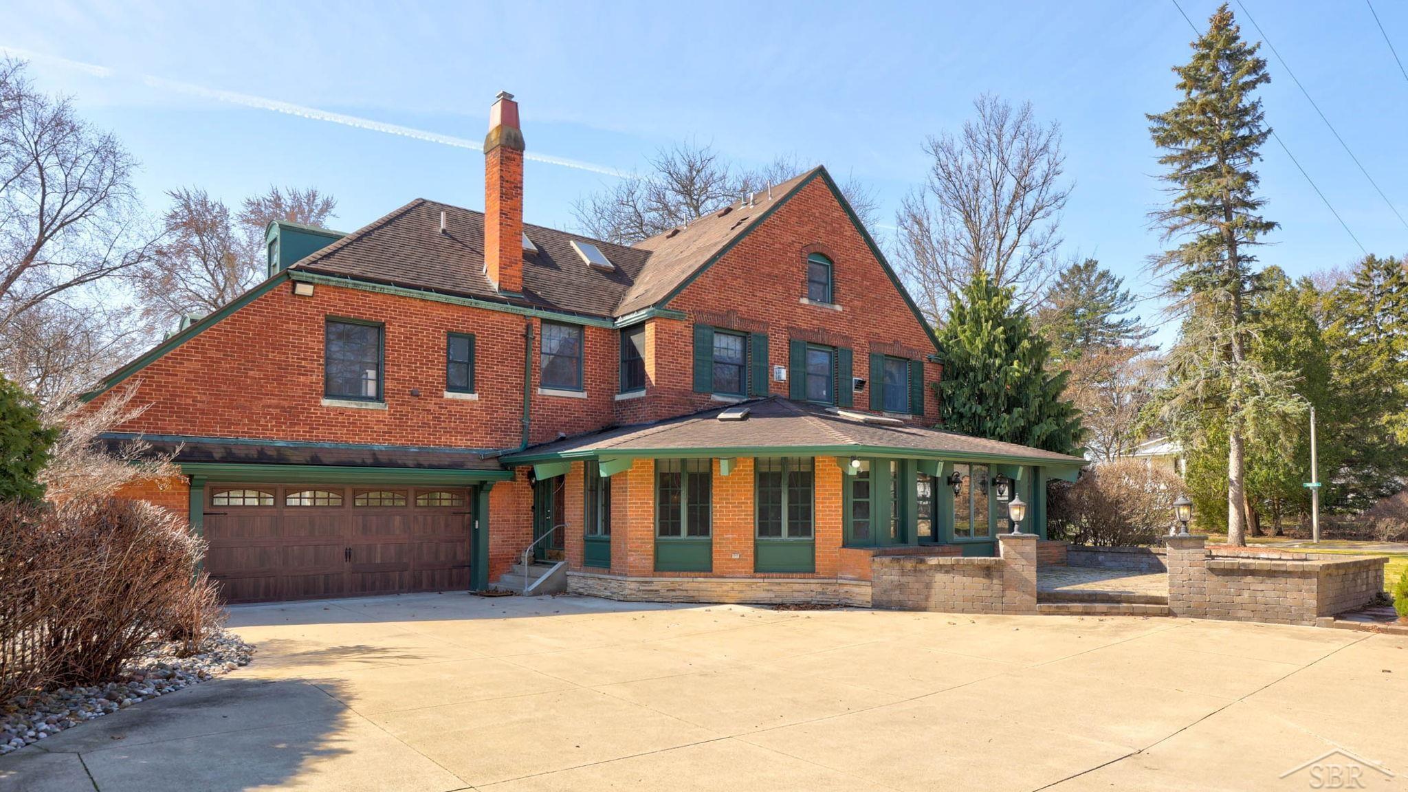 27 W Hannum Boulevard