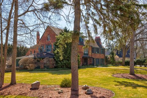 27 W Hannum Boulevard Saginaw Charter Township MI 48602