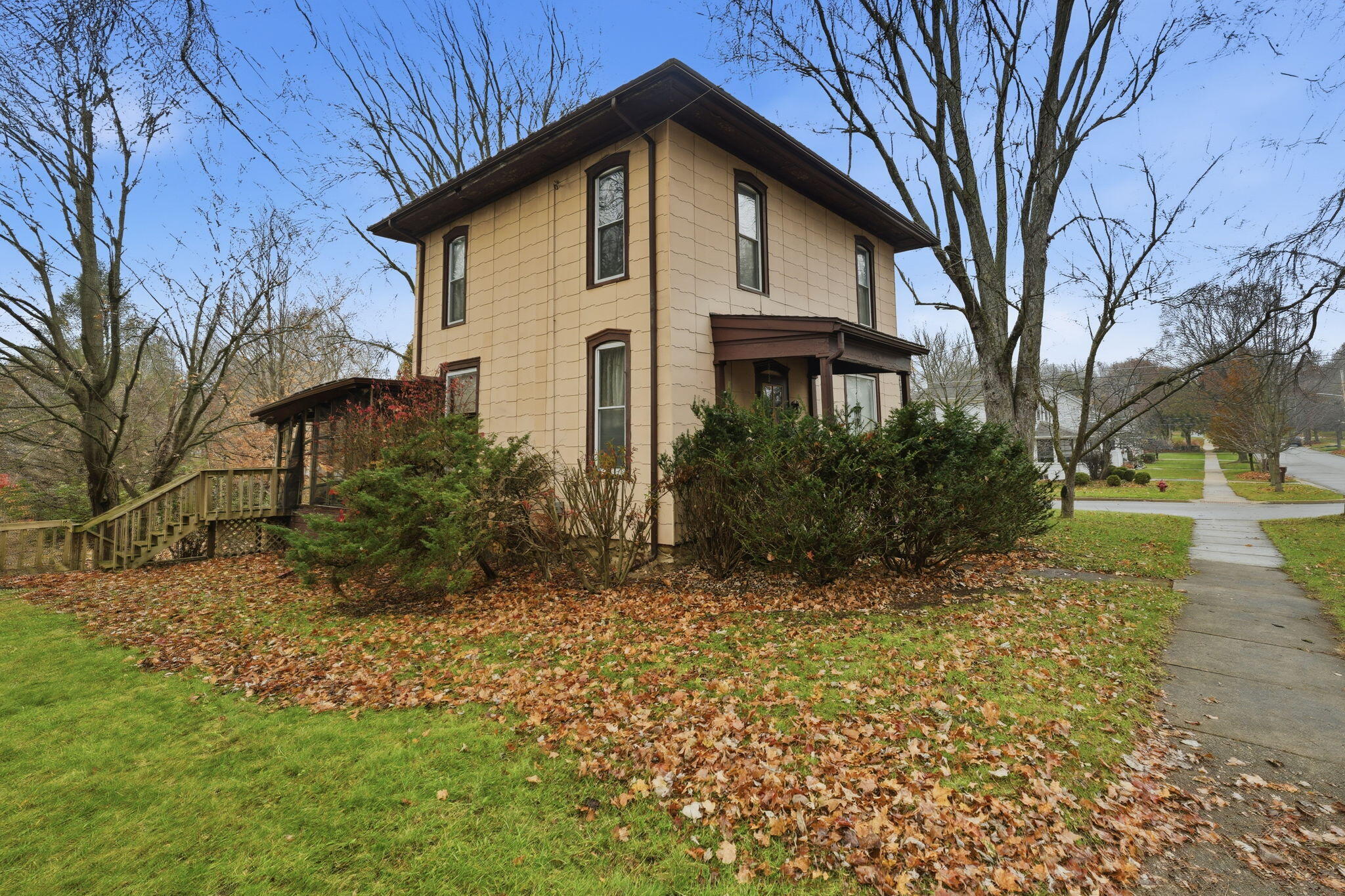 345 N Mulberry Street