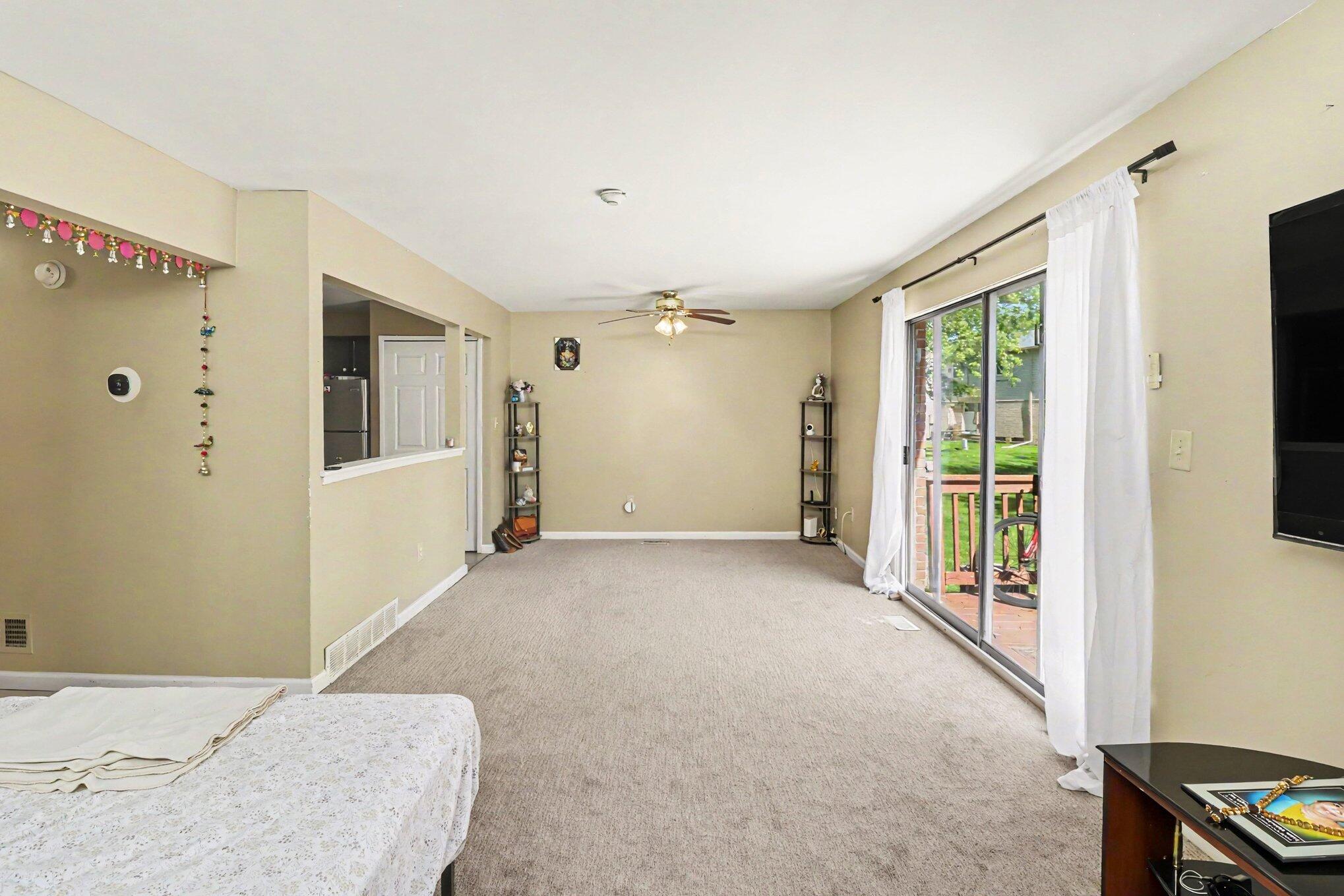 2041 W Franklin Drive