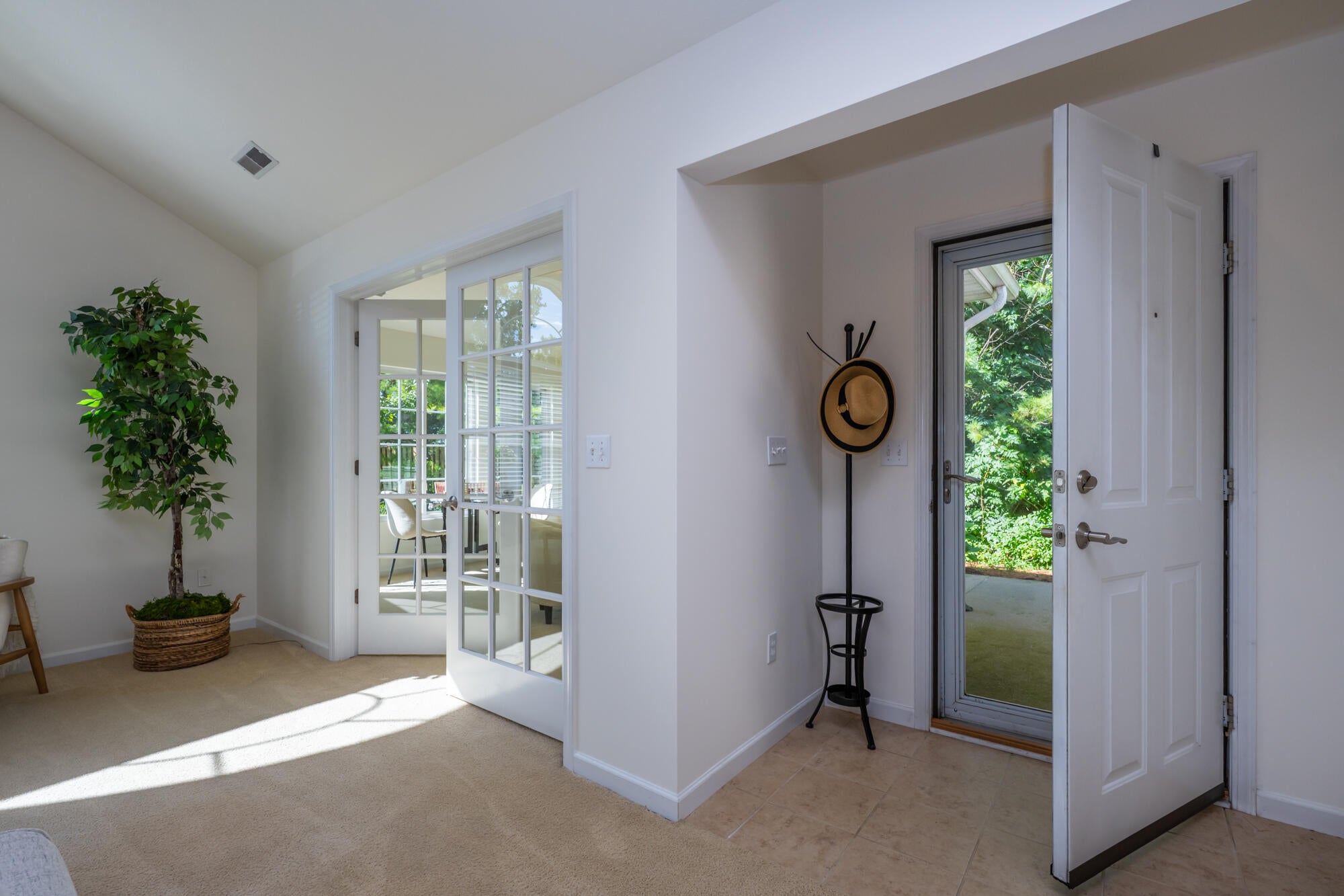 2848 Villa Lane