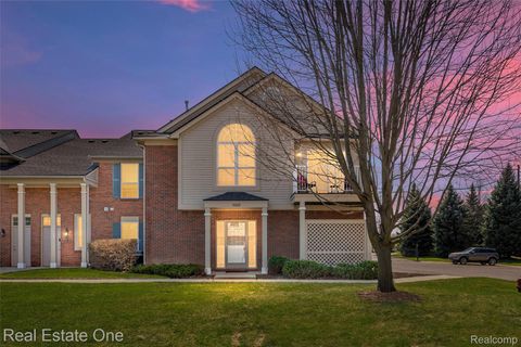 30200 Chesapeake Circle Commerce Charter Township MI 48390