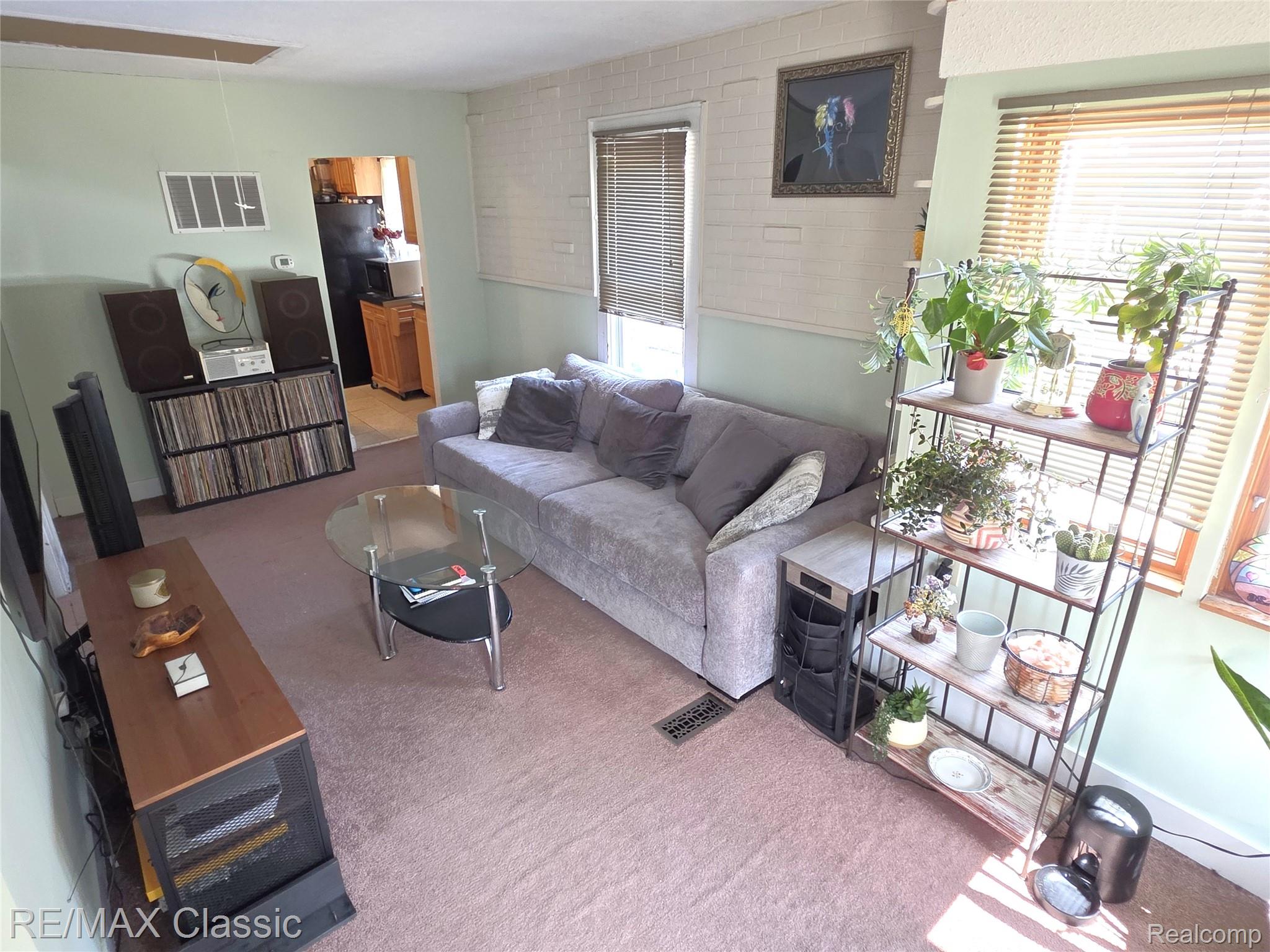 324 W Hudson Avenue