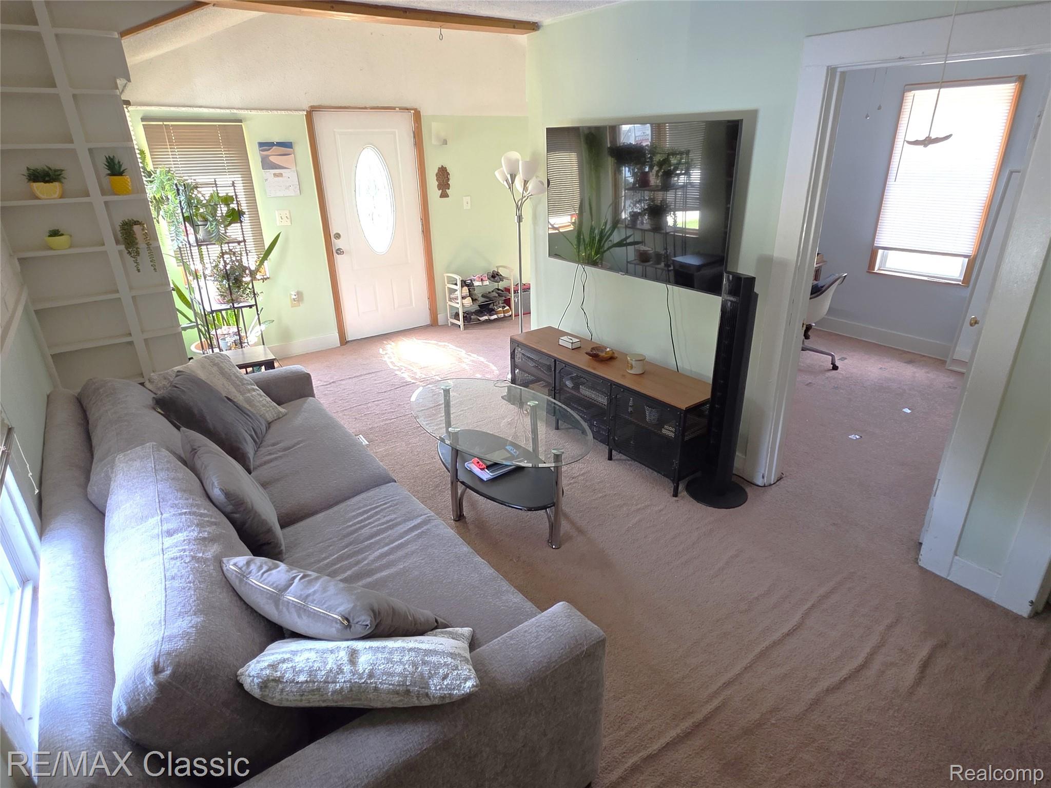 324 W Hudson Avenue