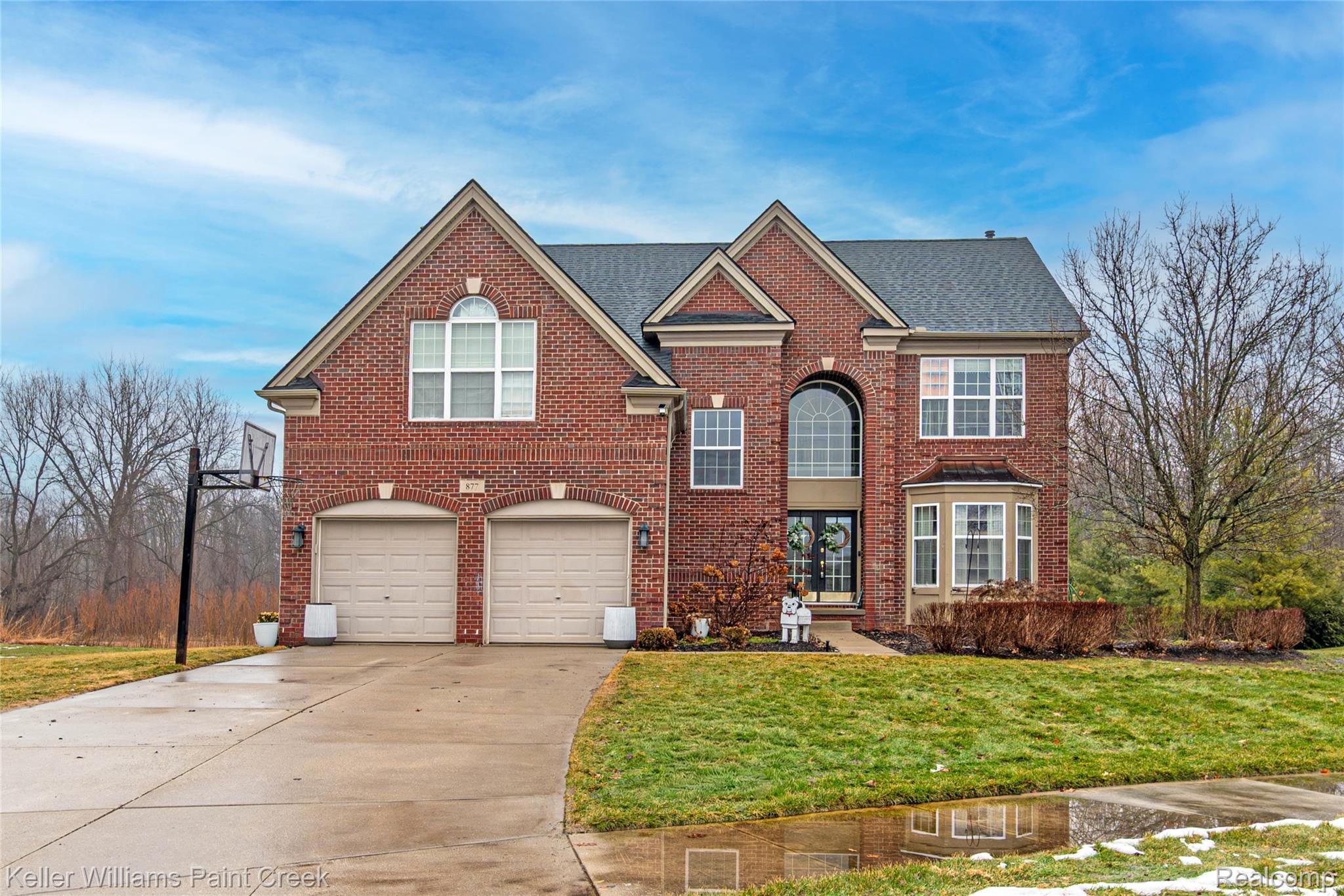 877 Wynstone Circle N