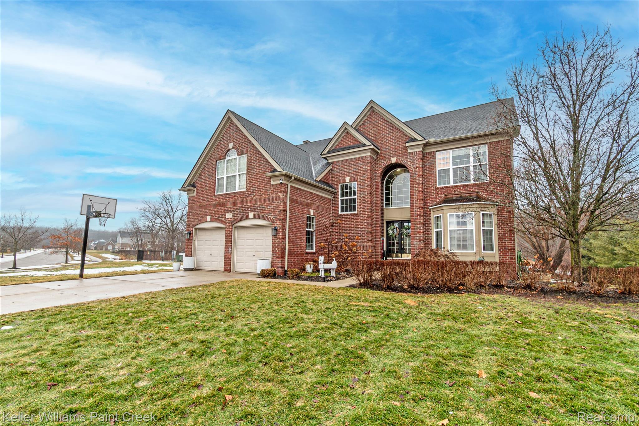 877 Wynstone Circle N