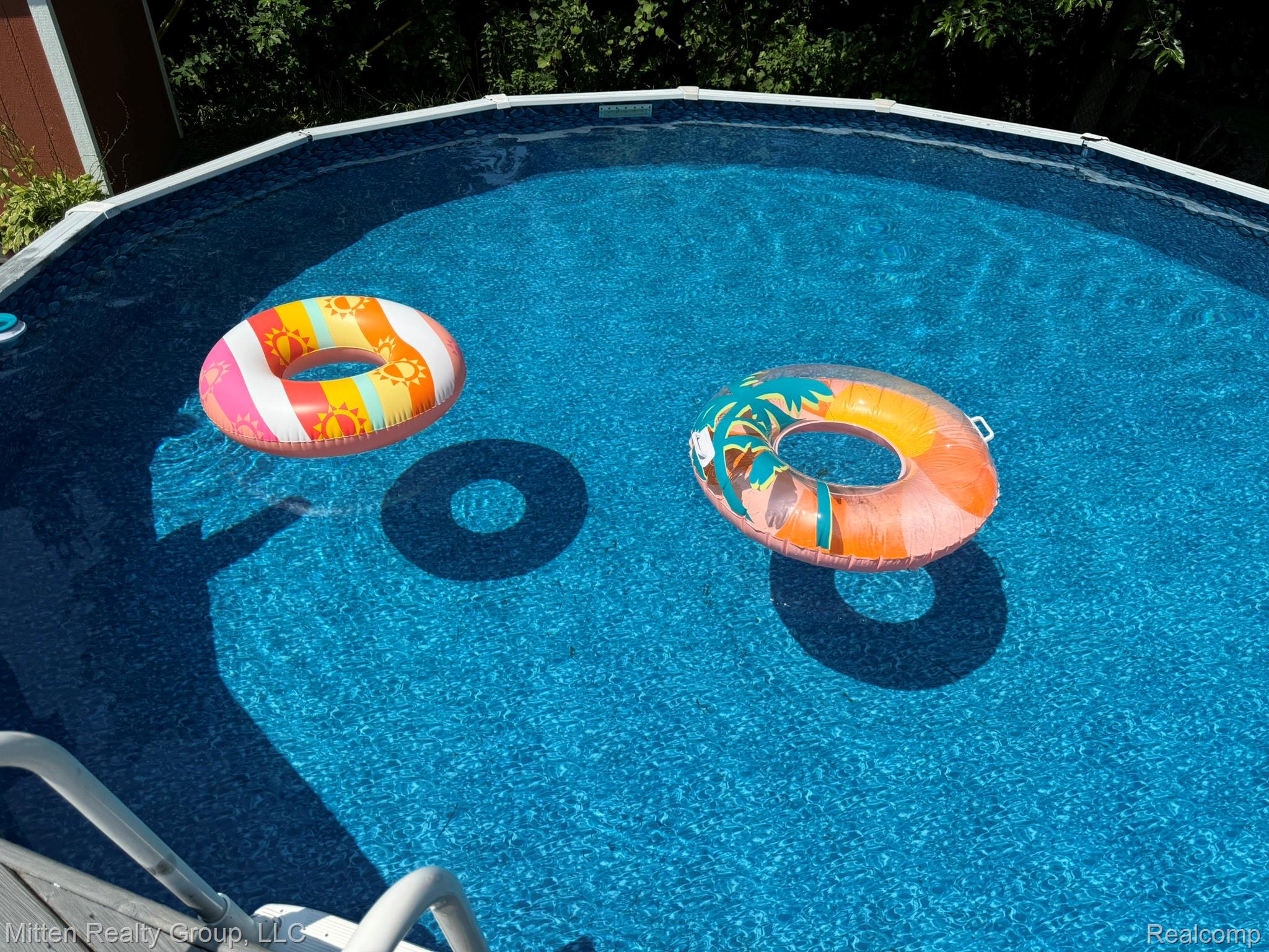 3011 N Alexander Avenue