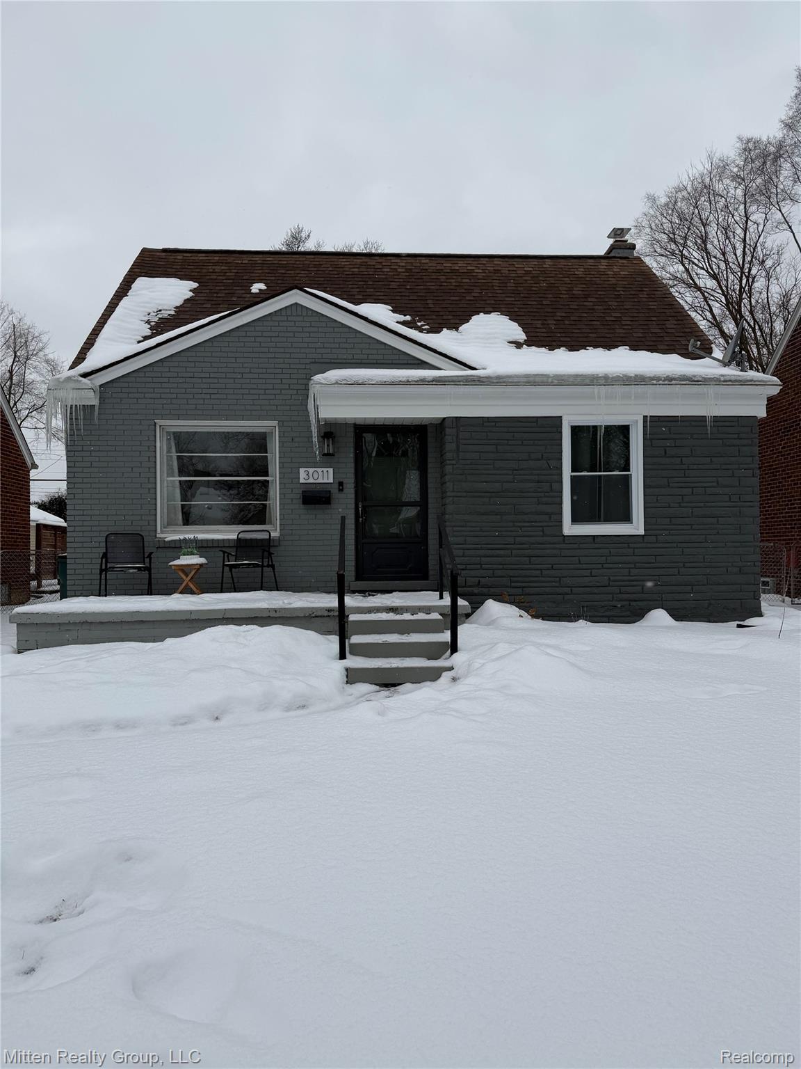 3011 N Alexander Avenue