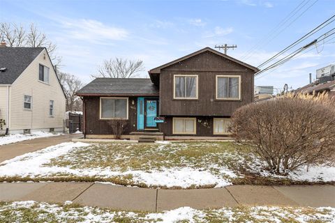 18875 Poinciana Redford Charter Township MI 48240